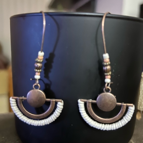 2 Sets Handmade Vintage Earrings - Picture 2 of 3